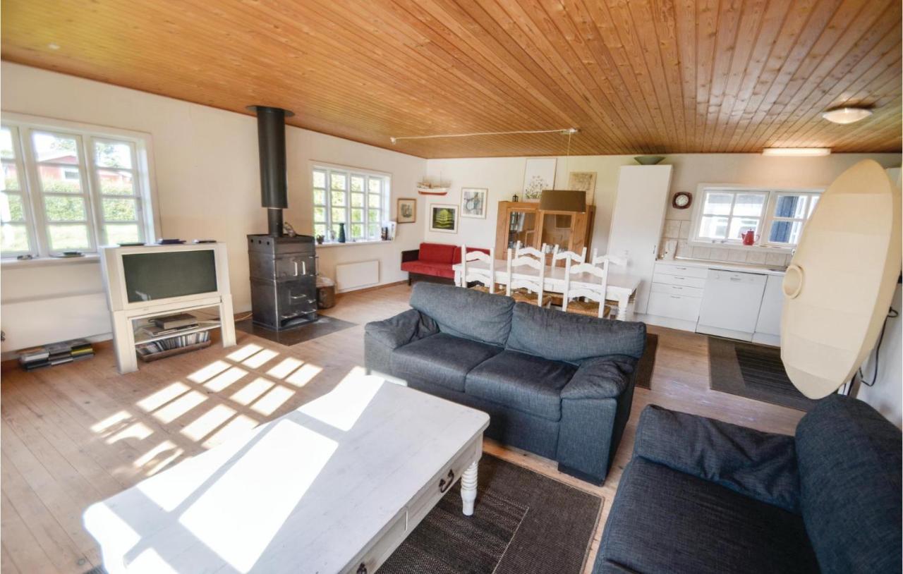 Nice Home In Knebel With Kitchen エクステリア 写真