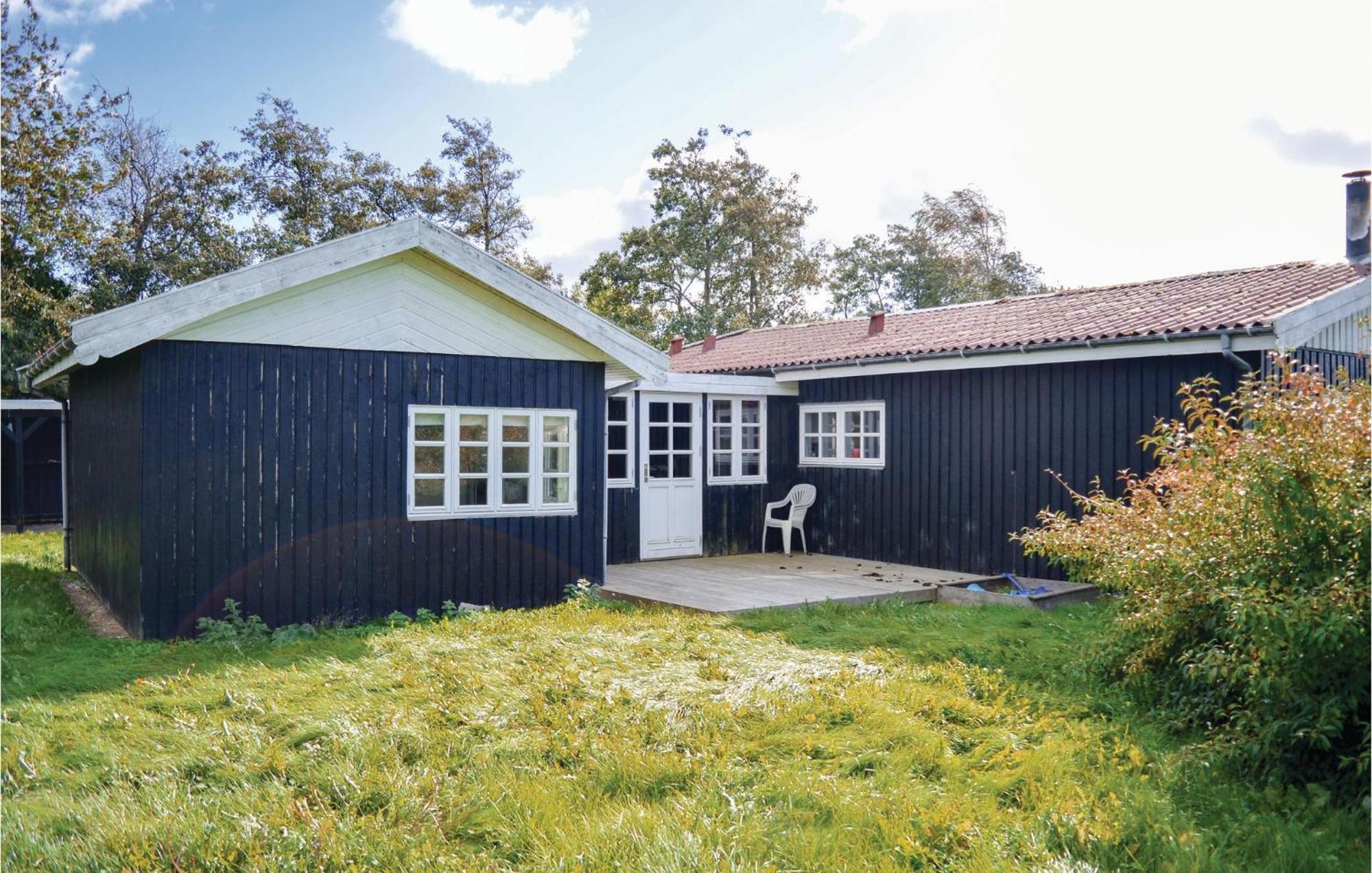 Nice Home In Knebel With Kitchen エクステリア 写真