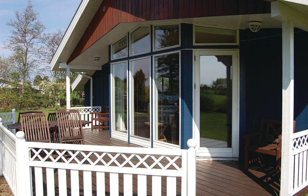 Nice Home In Knebel With Kitchen エクステリア 写真